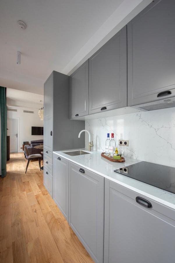 Apartment O'lord, 4 Etoiles, De Luxe Champs-elysees Paris